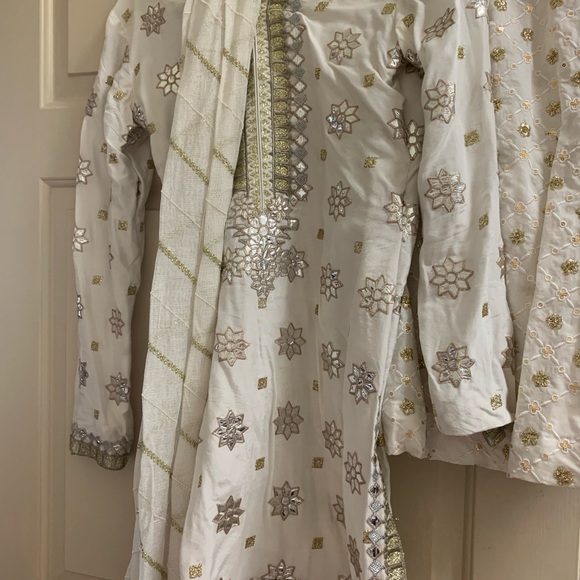 Pakistani outfit, gota work with palazzo pants. Cotton. Net dupatta. - Picture 3 of 4